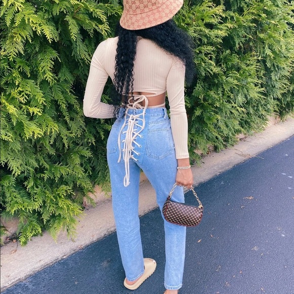 💕😍❤️MAKE AN OFFER! TIE ME BACK JEANS❤️😍💕 - Picture 2 of 2